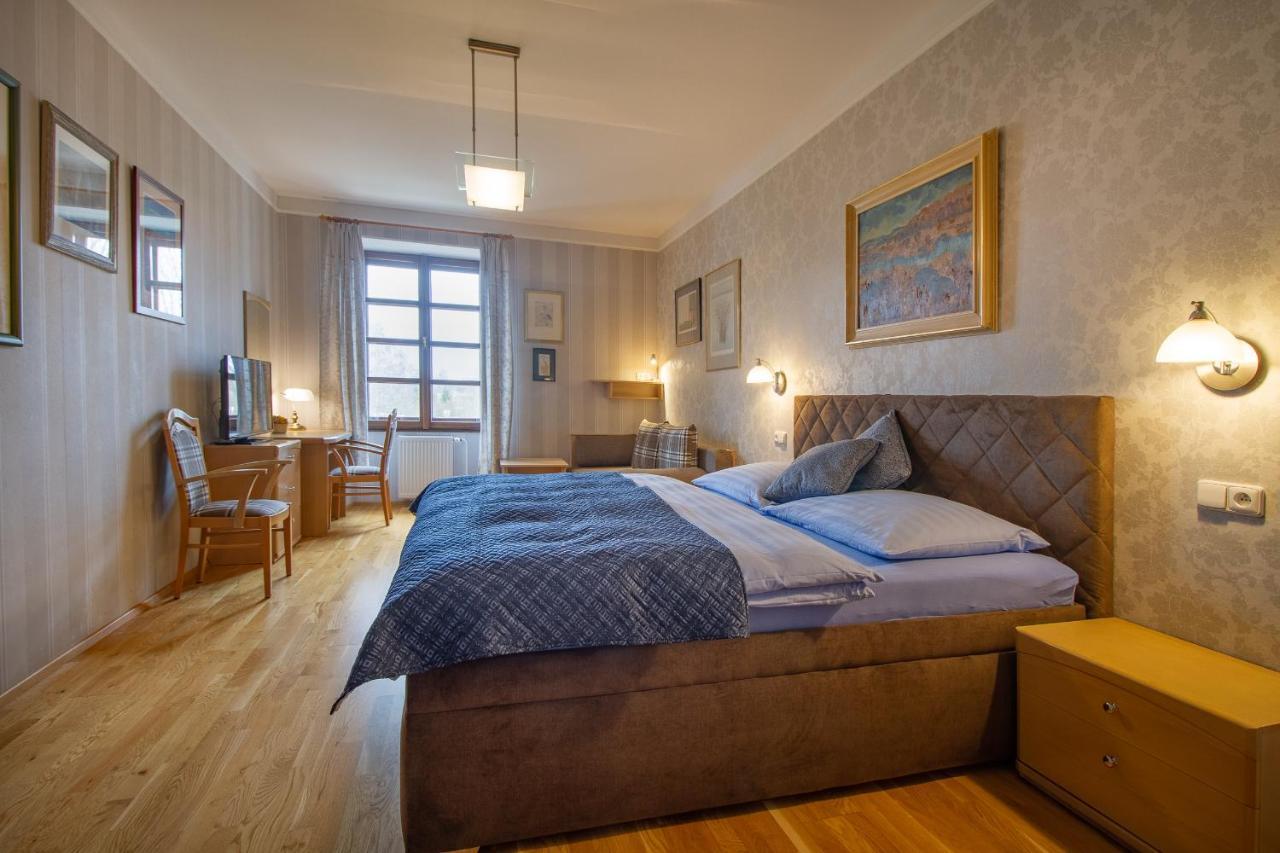 Penzion A Restaurace U Misku Třeboň Buitenkant foto
